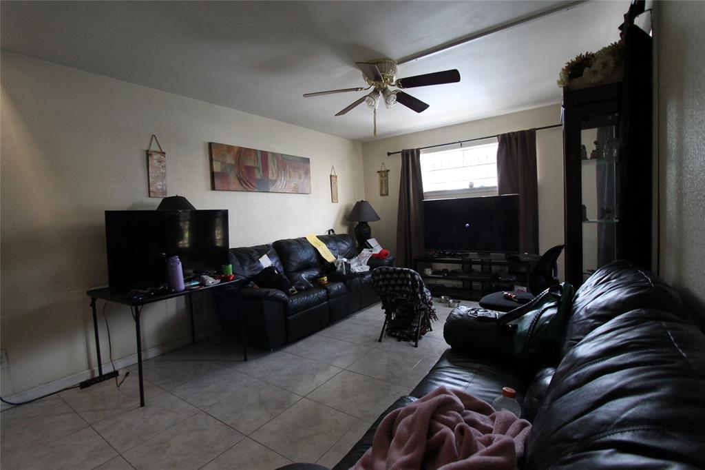 Photo #5: 18218759 Listing 