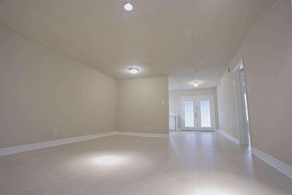 Photo #8: 42167767 Listing 