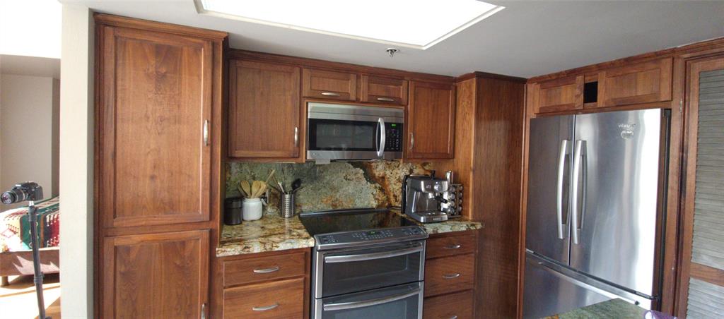 Photo #7: 23035510 Listing 