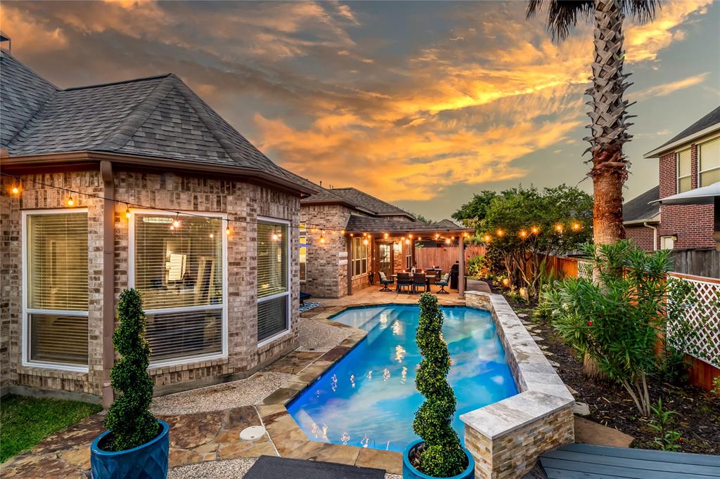 1906 Sutters Chase Dr