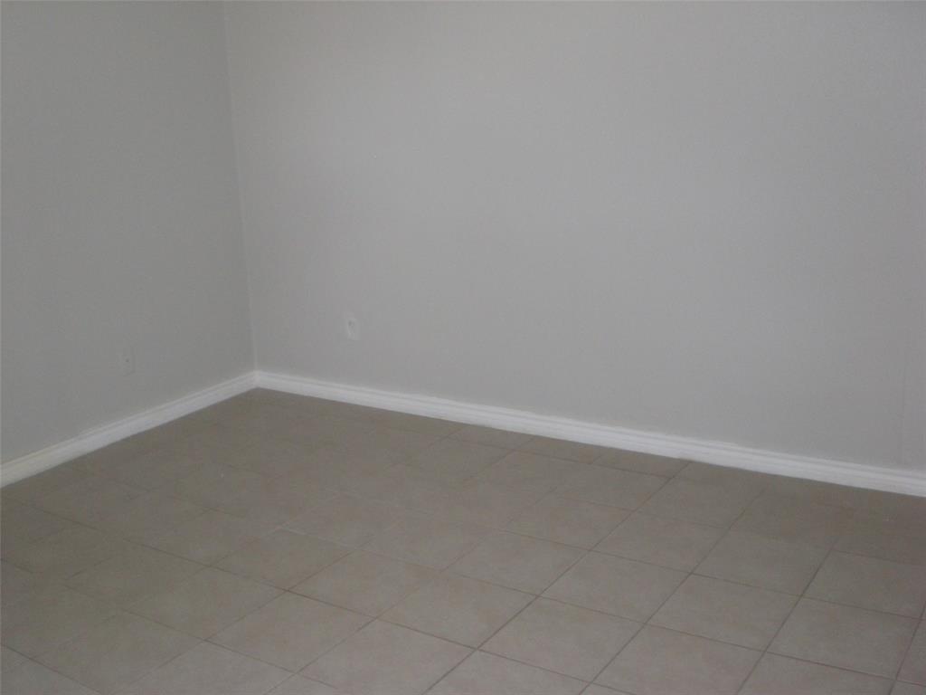 Photo #9: 76994037 Listing 