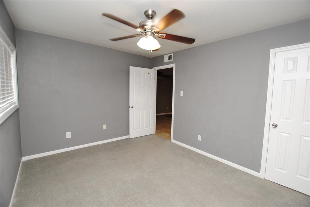 Photo #12: 23446517 Listing 