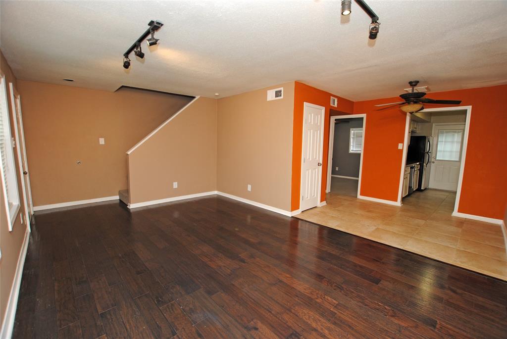 Photo #6: 23446517 Listing 