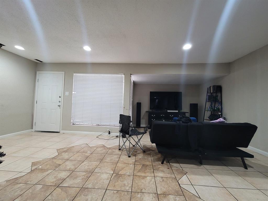 Photo #5: 60091689 Listing 