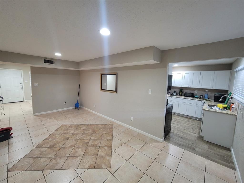 Photo #8: 60091689 Listing 