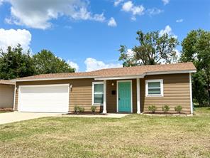 417 Winding Way, Lake Jackson, TX, 77566