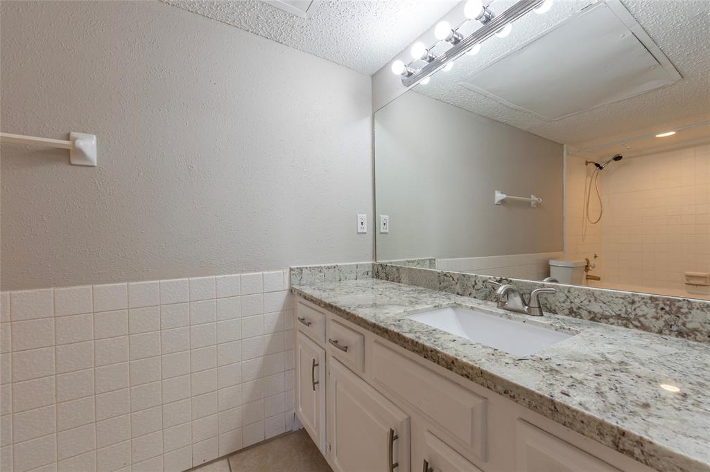 Photo #8: 81490208 Listing 