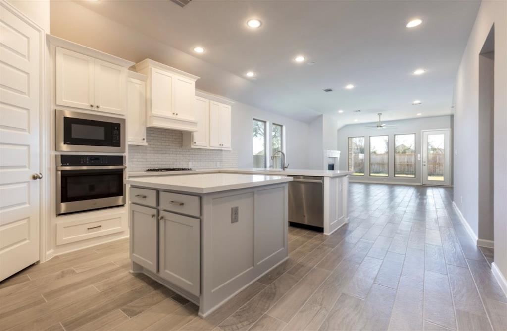 5038 Morrison Dr  