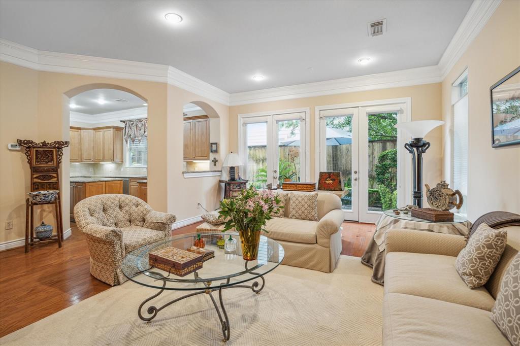 11135 Sherwood Forest Gln Dr