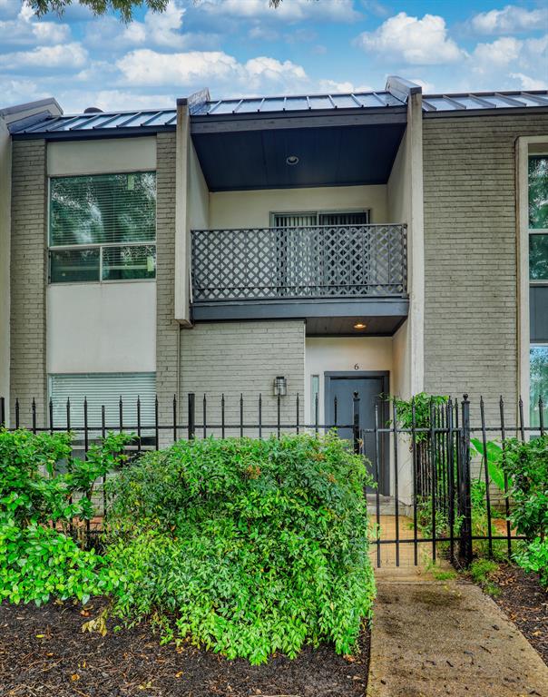 1300 Augusta Dr Unit 6  