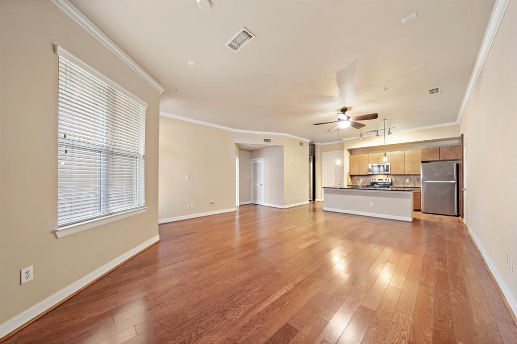 Photo #9: 81813407 Listing 