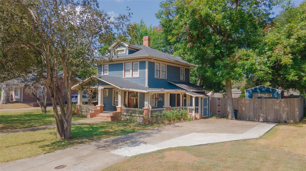 602 W Buck St  