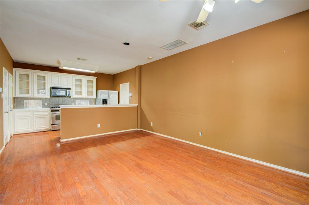 Photo #8: 15591605 Listing 