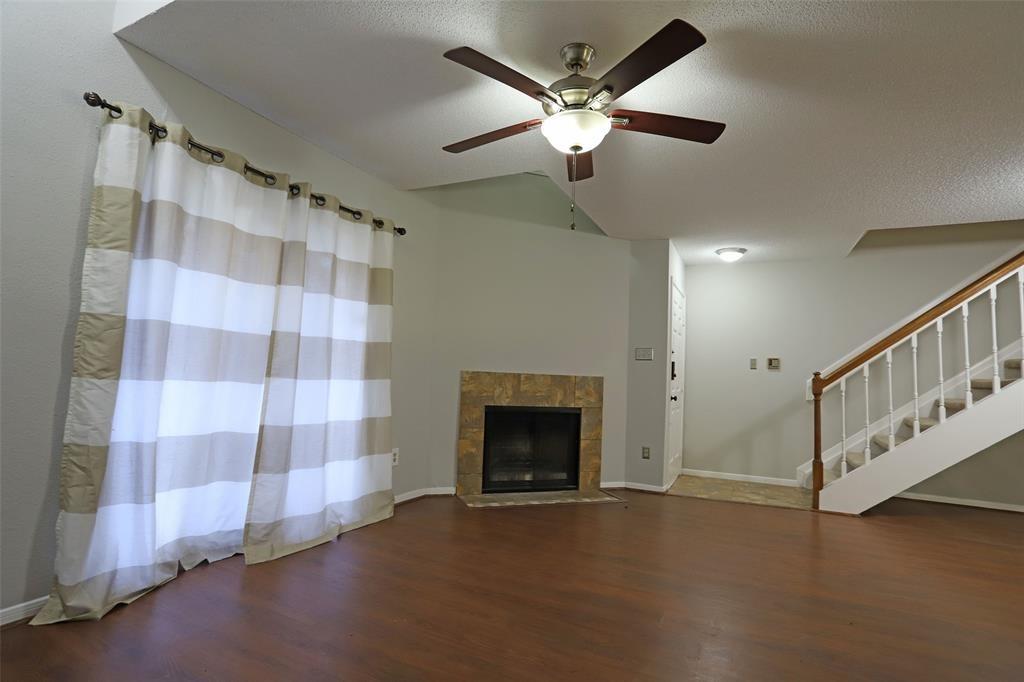 Photo #4: 28537043 Listing 