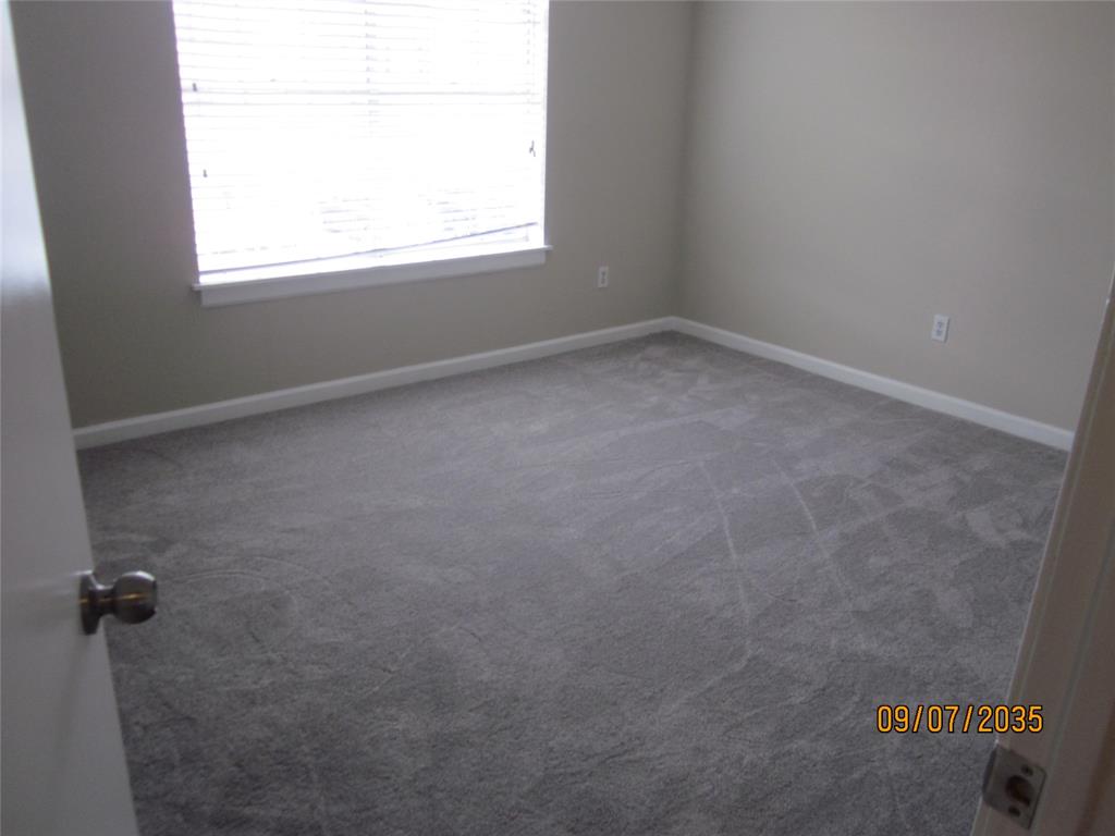 Photo #12: 39661623 Listing 