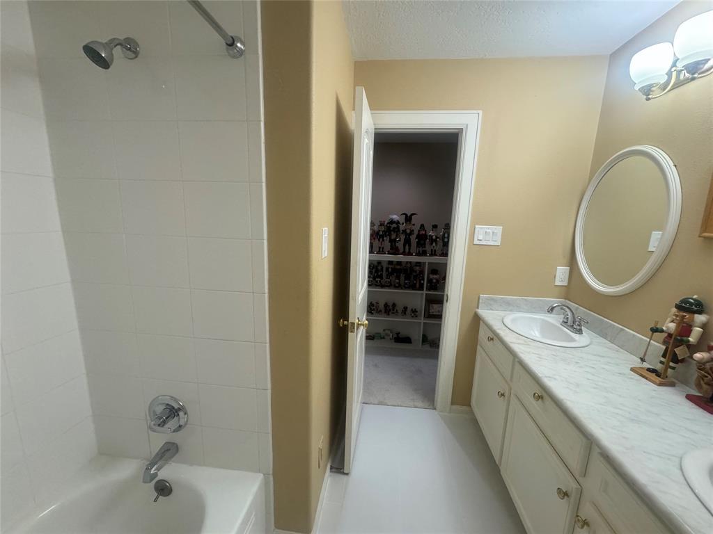 Photo #10: 54539413 Listing 