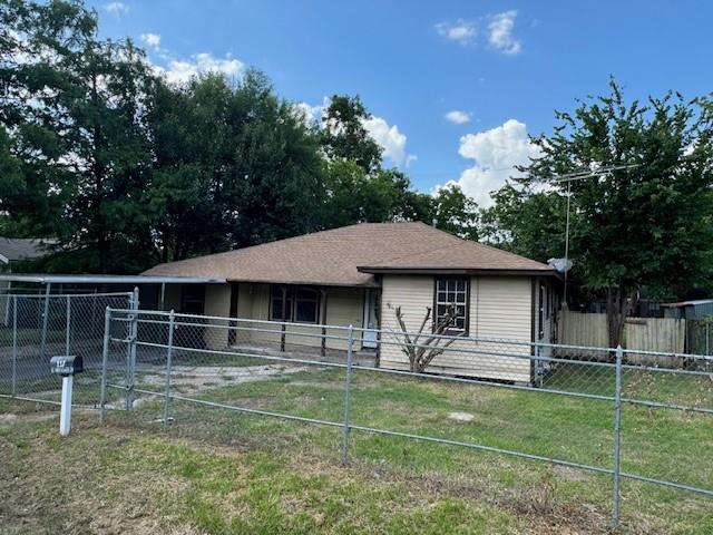 This is a great location for building a new home or multiple homes with the additional lot behind this home. Investors will love the two lots, you can easily put 3+ townhomes on this property. Easy access to 45, Beltway, 610, and Hardy Toll Road and just 15 minutes away from IAH, Downtown and the Woodlands