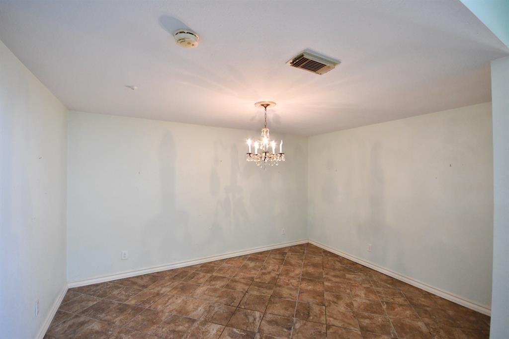 Photo #8: 32606821 Listing 