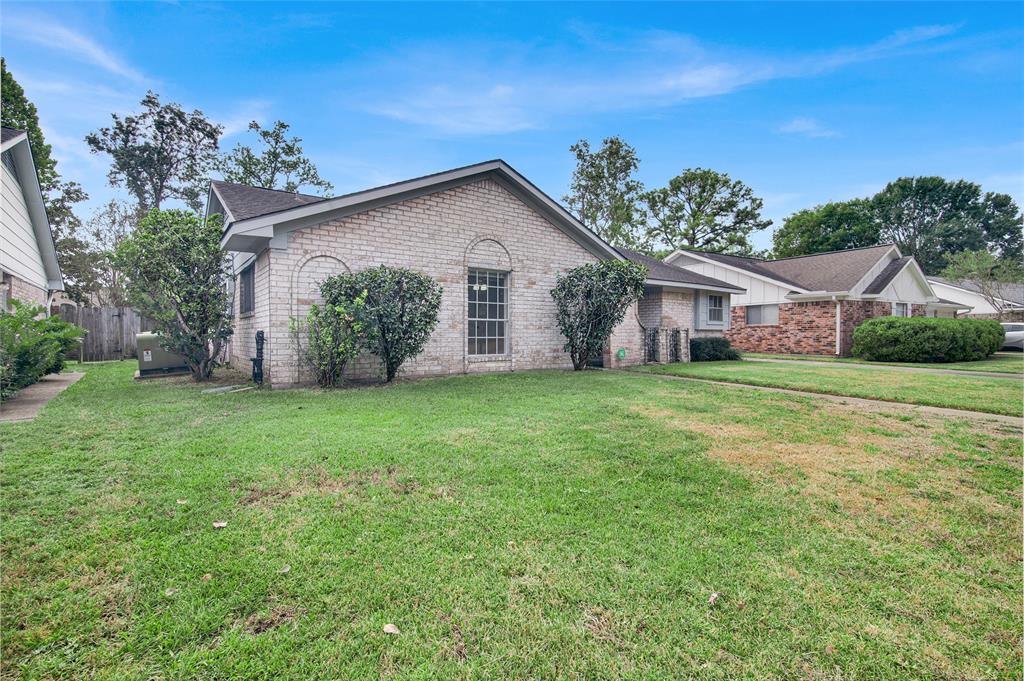 Welcome to your new, very spacious brick home in a fantastic neighborhood, conveniently zoned for excellent schools. Enjoy a large backyard, a spacious garage with shelving and pegboard, and generously sized bedrooms in a freshly painted interior. The long driveway provides easy access, and the home is conveniently located close to the main highway for added convenience. Don’t miss the opportunity to make this wonderful space your own—schedule a viewing today!