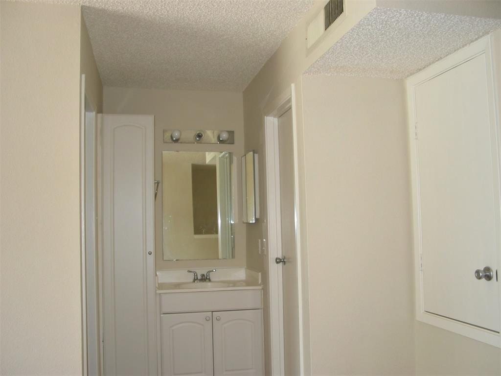 Photo #4: 5016093 Listing 