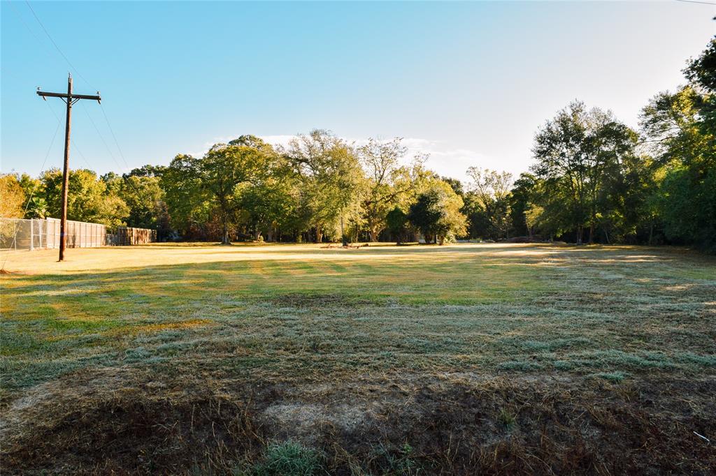 Prime location just south of Interstate 10 in Wallisville, TX. This property features a mix of huge beautiful mature trees, a cleared area ideal for a homesite, and plenty of dense, wooded land on a little over 7.5 acres.