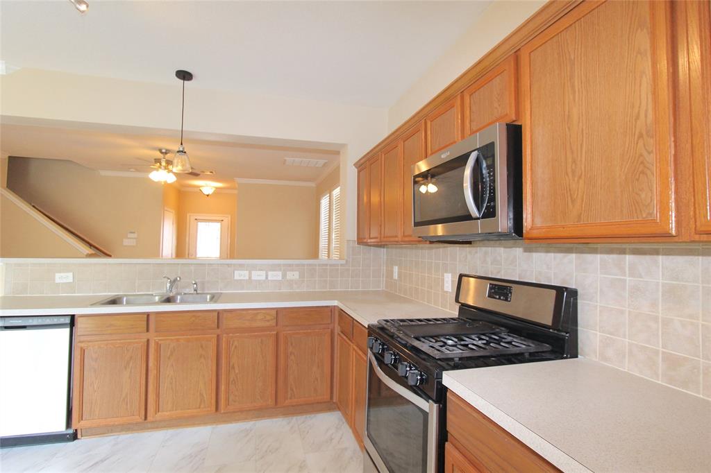 Photo #8: 93318704 Listing 