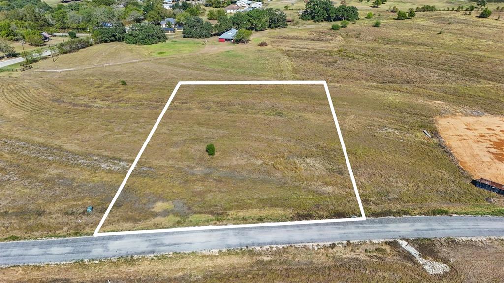 Welcome to Independence Trail, a small community located on the scenic La Bahia Trail. Rolling terrain and distant views are the perfect setting for building your dream home. Underground electrical distribution in place, well and septic required. Conveniently located 10 miles from Brenham and HEB! Located half way between Houston and Austin and in the middle of Bluebonnet Country!