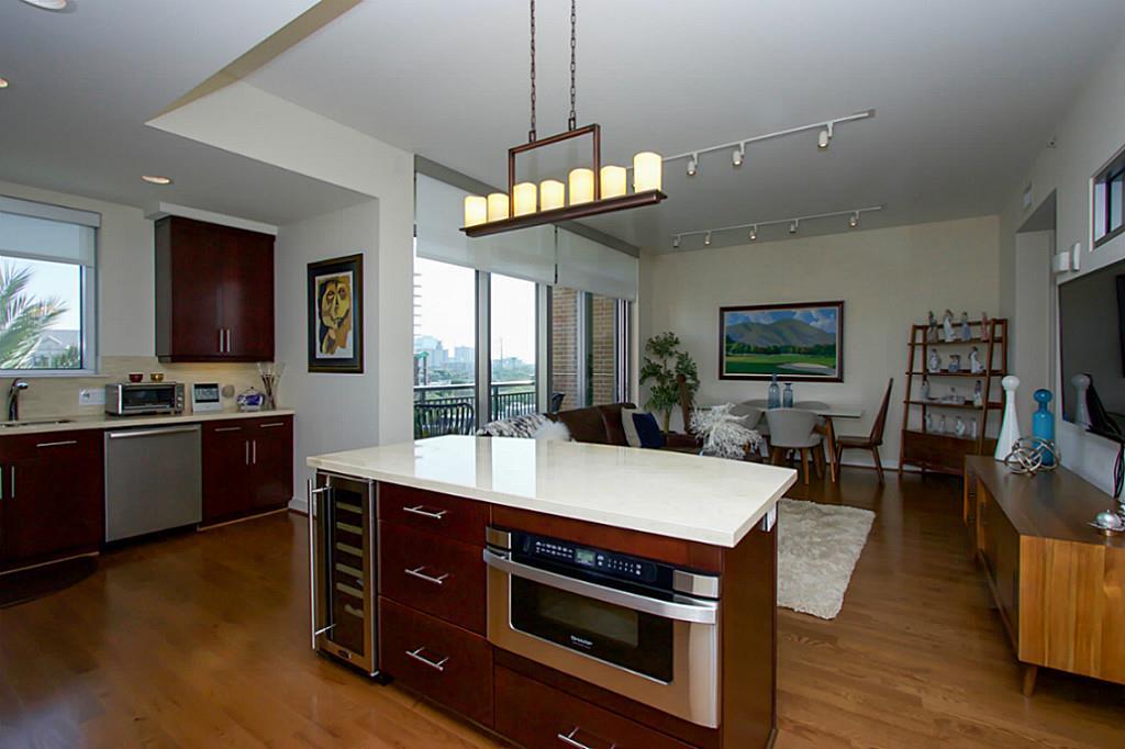 Photo #8: 72555164 Listing 