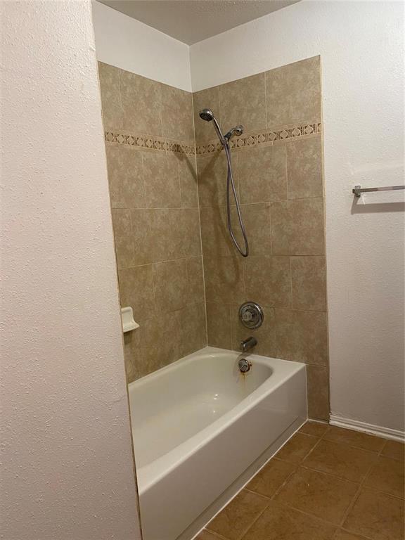 Photo #12: 18277078 Listing 