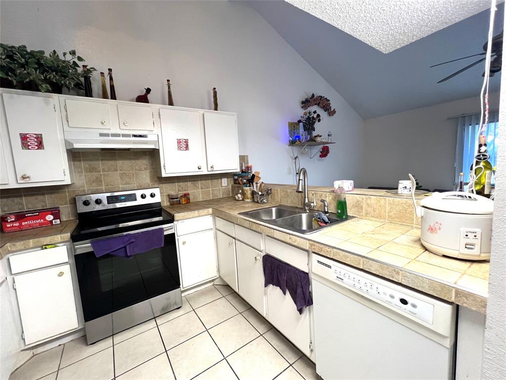 Photo #6: 16560970 Listing 