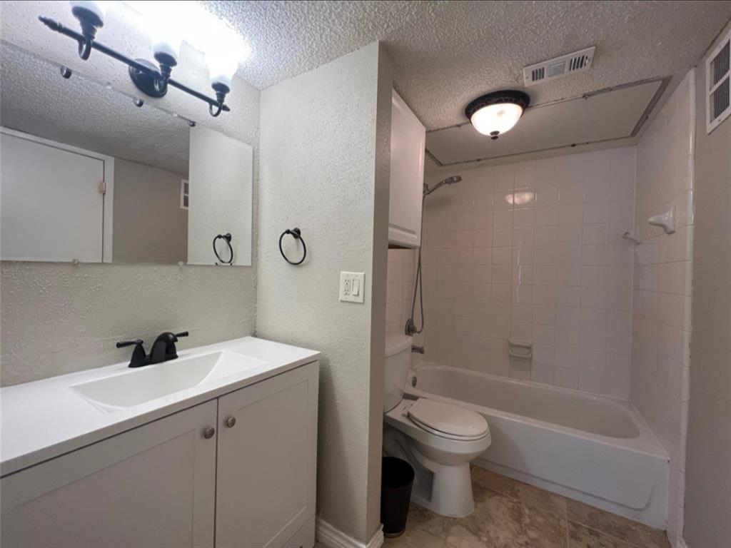 Photo #11: 17230502 Listing 