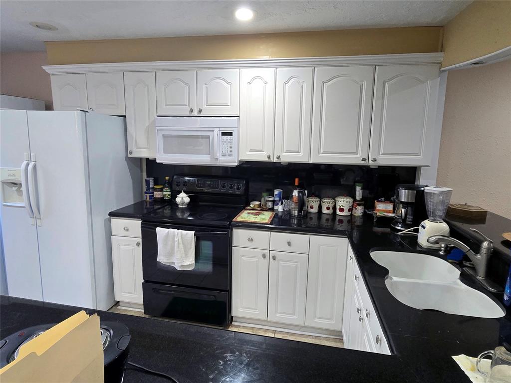 Photo #5: 27161386 Listing 