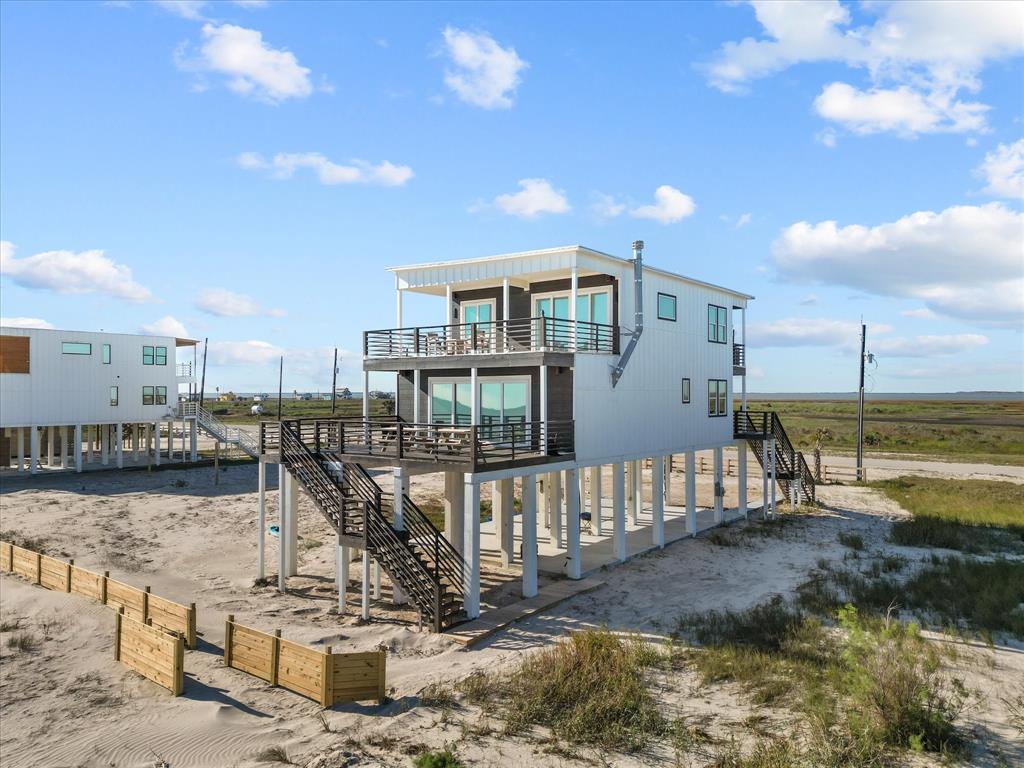 『TEN BEACH L』 10602 Blue Water Highway Freeport, Texas, United States