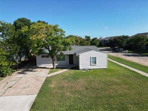 702 12th, Freeport, TX, 77541