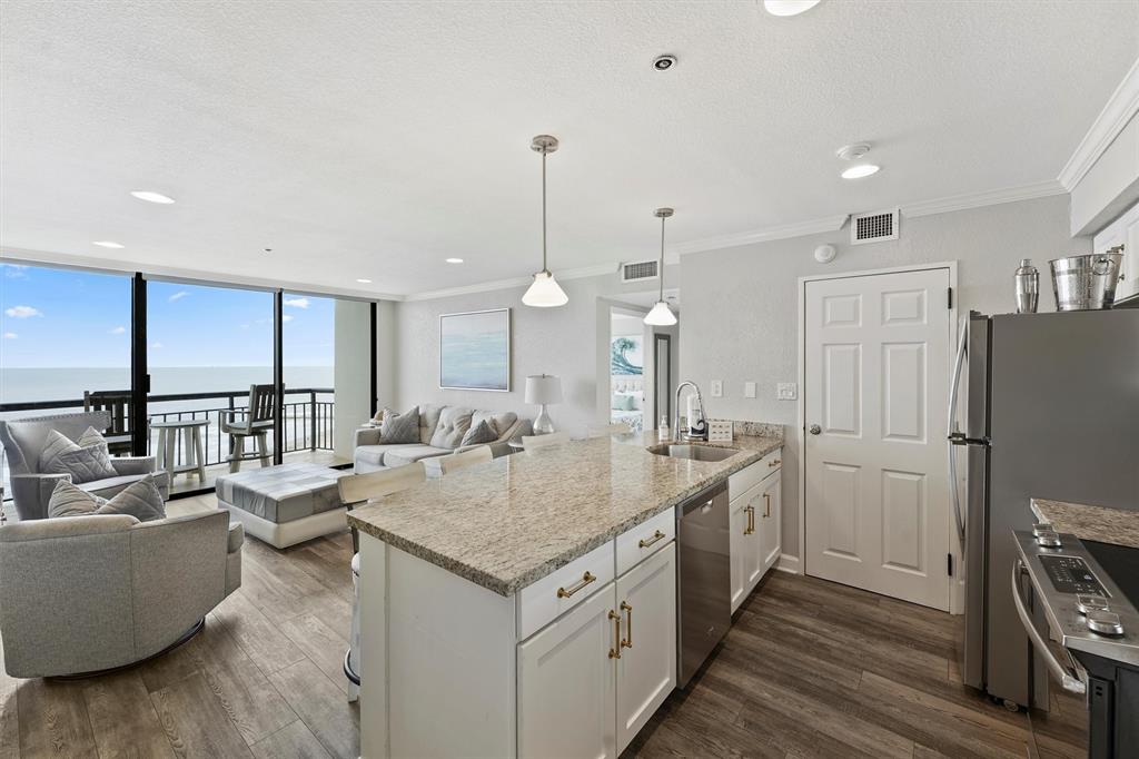 5220 Seawall Blvd 1536/37