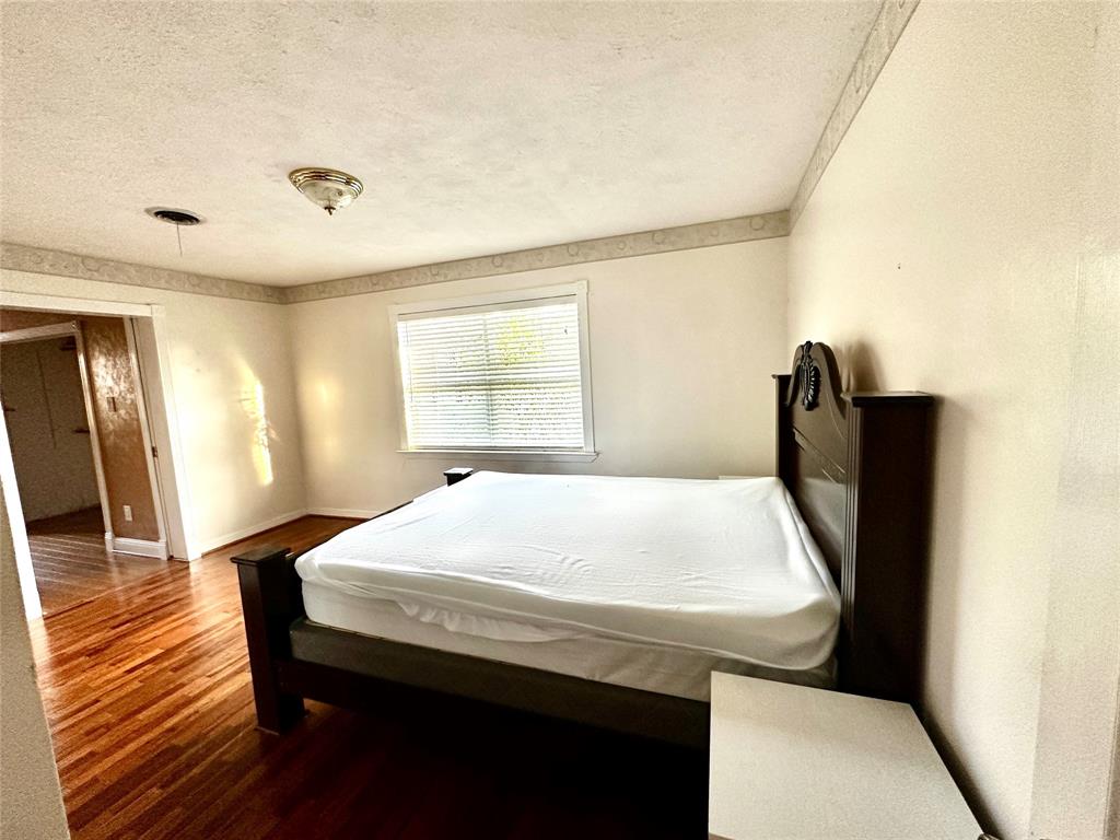 633 Hillhouse Rd
