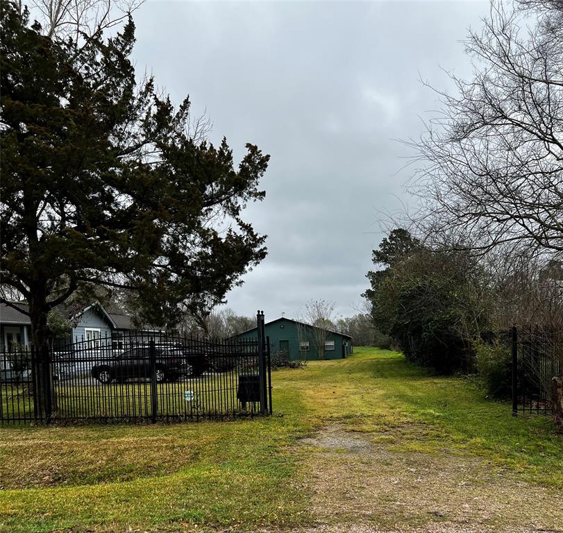 633 Hillhouse Rd