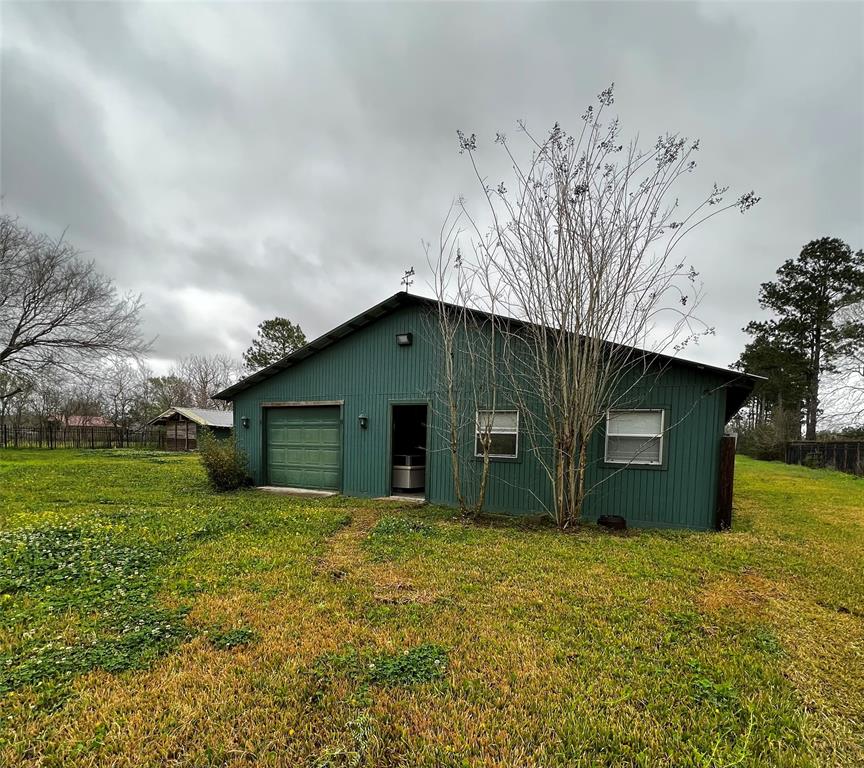 633 Hillhouse Rd
