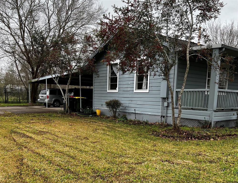 633 Hillhouse Rd