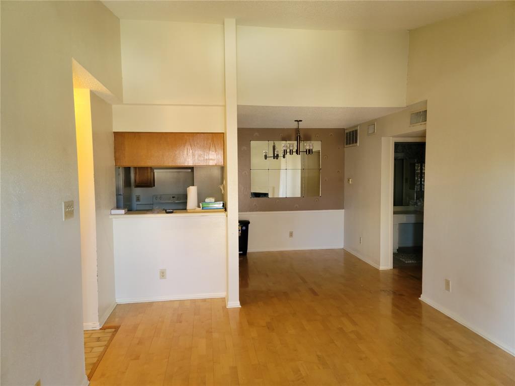 Photo #4: 73259287 Listing 