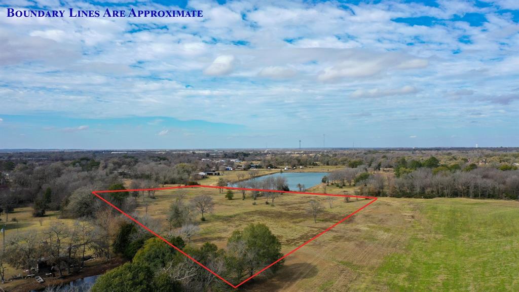 6.675 acres fronting State Highway 6, one mile south of Navasota. Unrestricted and located outside the city limits, the property is suitable for an RV park and a number of other uses from residential, industrial, or commercial. Great location for an RV park or storage facility. 45 minutes to Houston, 2 hours to Austin, and 3 hours to Dallas.