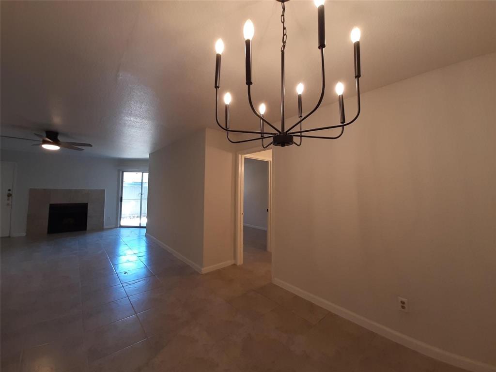 Photo #8: 28675440 Listing 