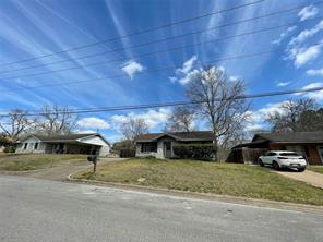 400 Barbee, Brenham, TX, 77833