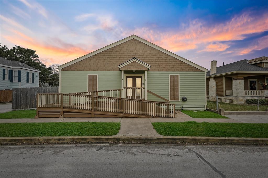 3328 Bernardo De Galvez Avenue, Galveston Photo