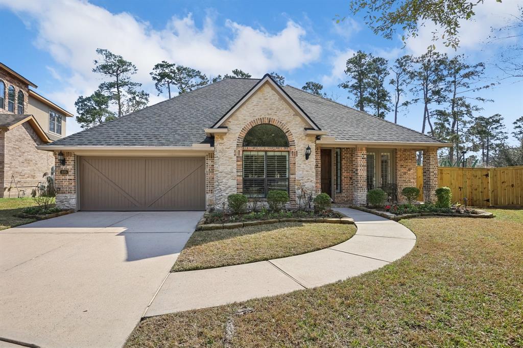 105 E Silverwood Rnch Est