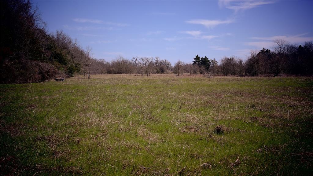 This prime 5.93-acre property is strategically located just outside of Marquez on Highway 7 W. With valuable highway frontage, it presents excellent opportunities for commercial development or the construction of your dream home or weekend getaway. Don't miss out on this incredible location, just an hour away from Bryan.