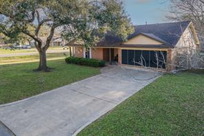 1501 Parkway, Alvin, TX, 77511