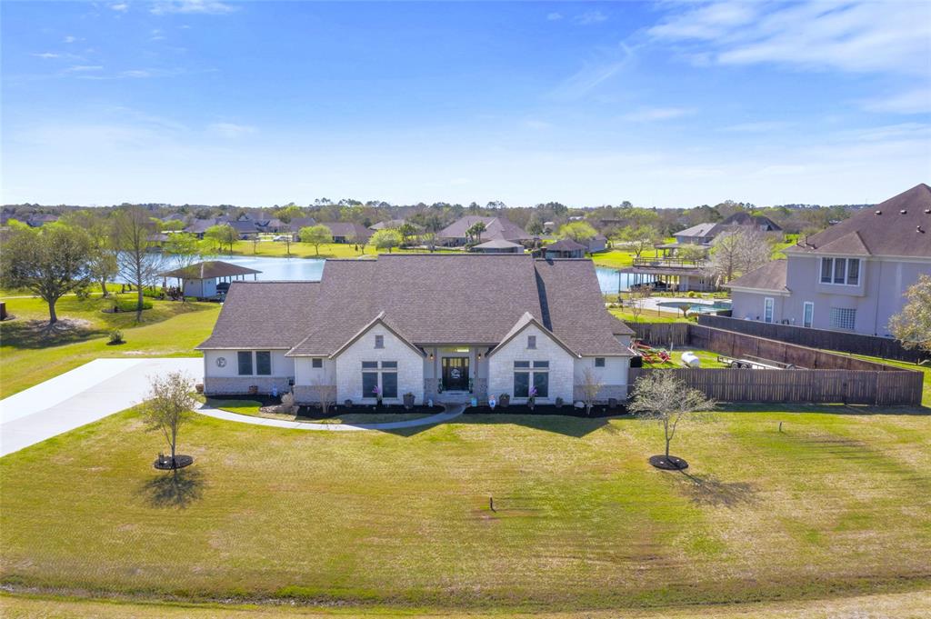 122 Lago Circle Dr N