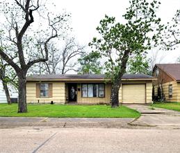 105 Forest Oaks, Lake Jackson, TX, 77566