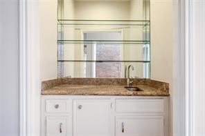 2206 Welch, Houston, TX, 77019